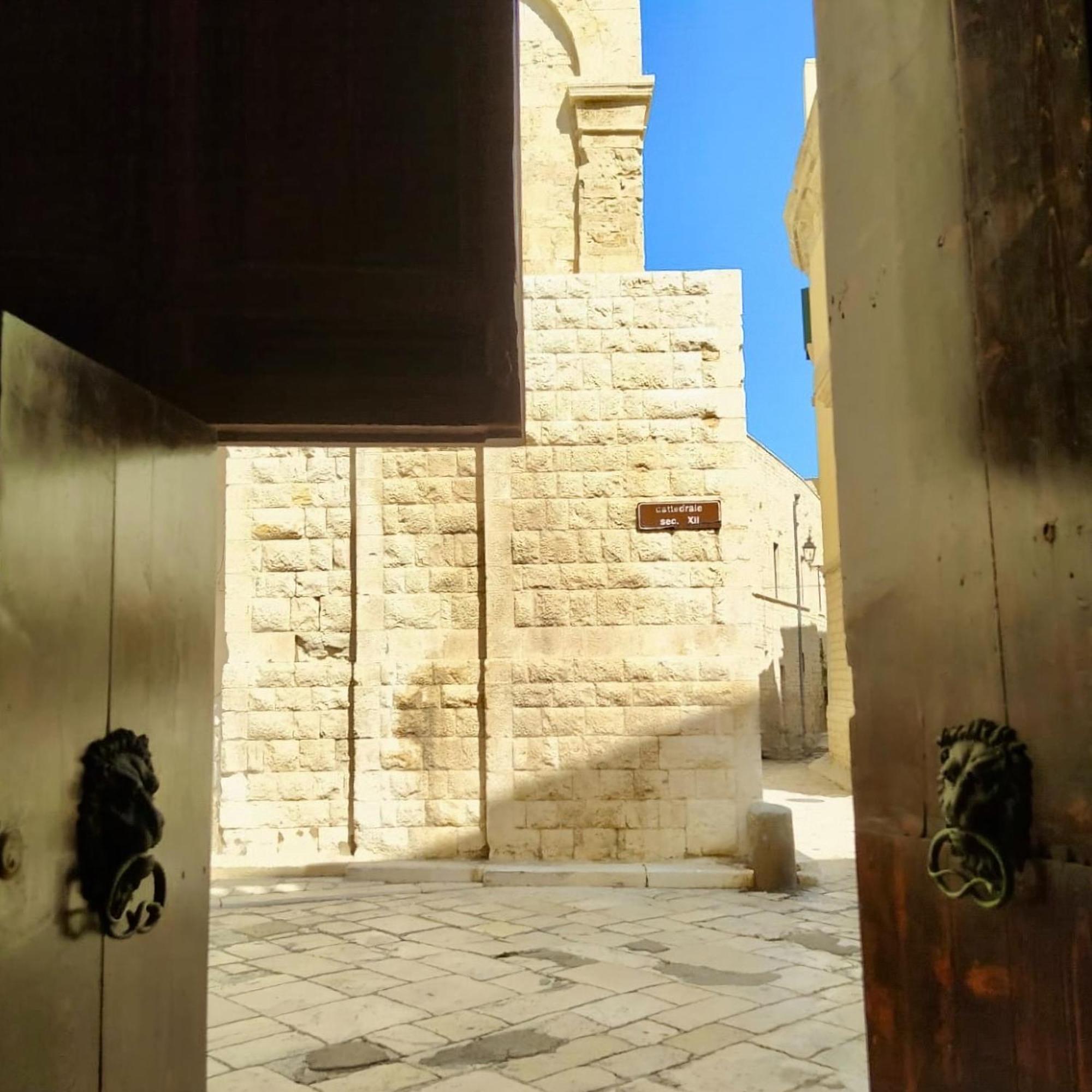 Palazzo Framarino Dei Malatesta - Noble Floor - XIV Century Giovinazzo Buitenkant foto