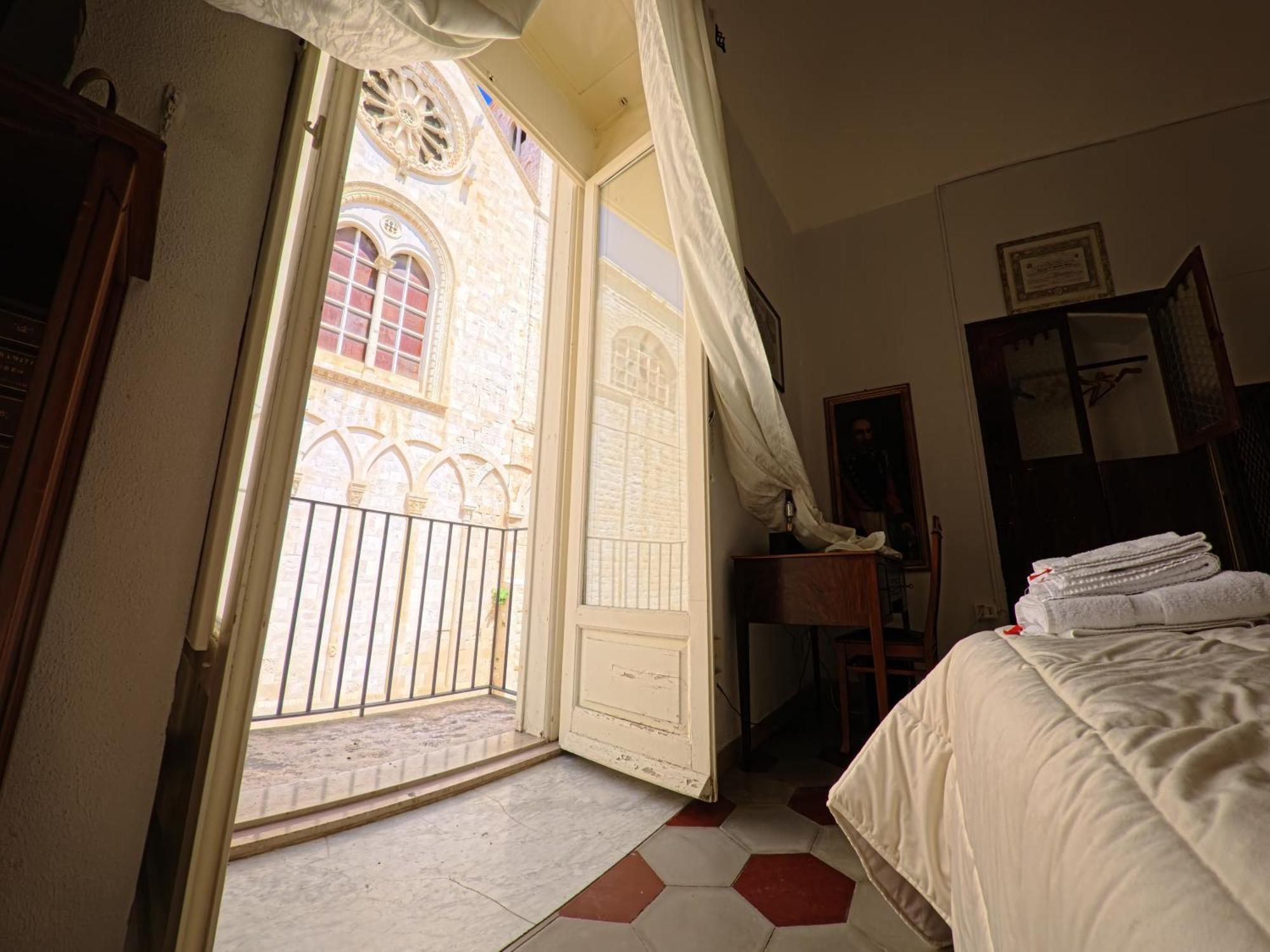Palazzo Framarino Dei Malatesta - Noble Floor - XIV Century Giovinazzo Buitenkant foto