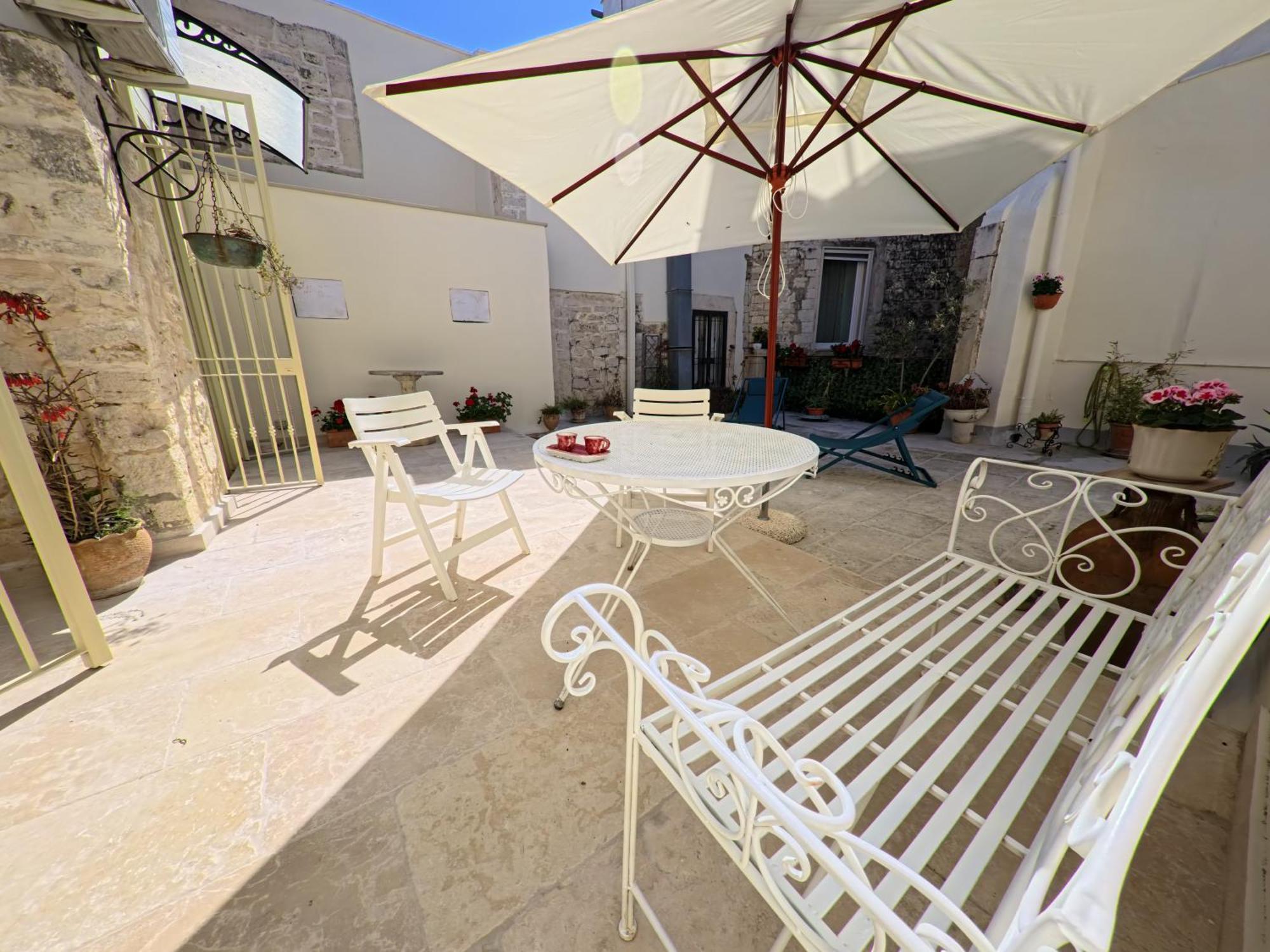 Palazzo Framarino Dei Malatesta - Noble Floor - XIV Century Giovinazzo Buitenkant foto