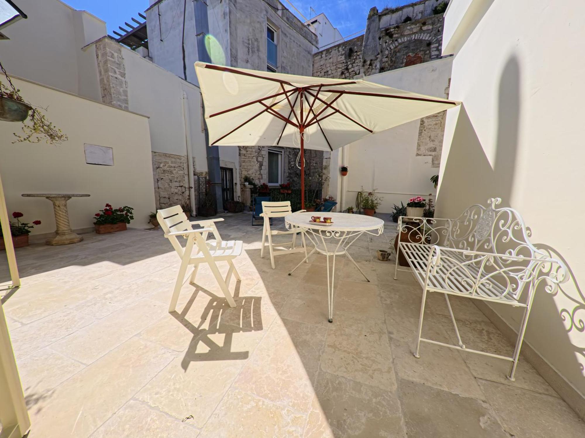 Palazzo Framarino Dei Malatesta - Noble Floor - XIV Century Giovinazzo Buitenkant foto